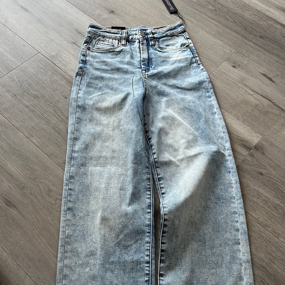 Blanknyc revolve straight leg raw hem ribcage denim - Picture 2 of 8